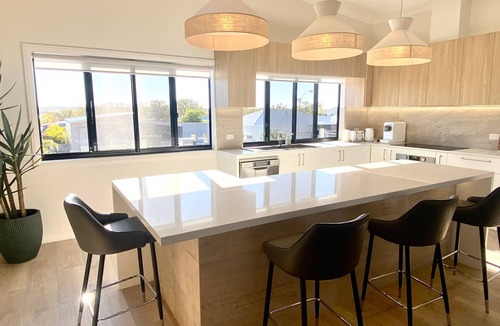 Exmouth House | 21 Osprey Way - With Spa