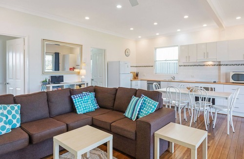 Narooma House | 21 Riverside Drive, Narooma