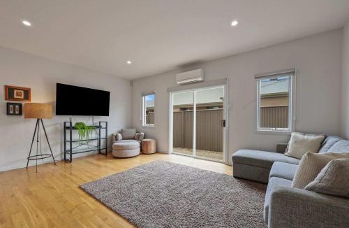 Encounter Bay House | 21 White Close Encounter Bay - Linen Included