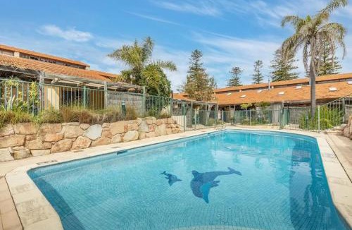 Cottesloe Apartment | 23 Cottesloe Steps to beach - sleeps 3 NO WIFI