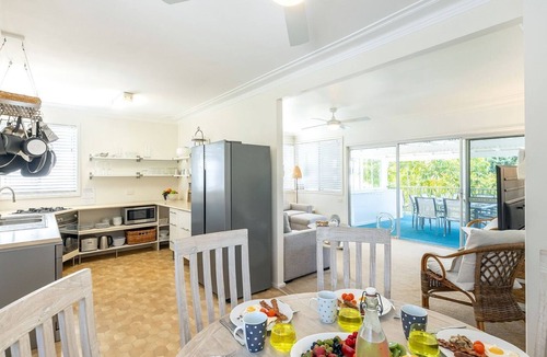 Fingal Bay House | 23 Lentara St - pet friendly, air con, Wi-Fi, boat parking