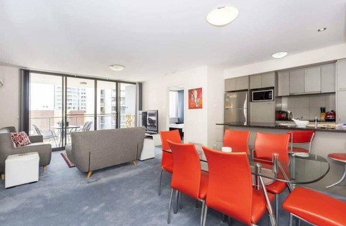 East Perth Apartment | 24 Amazing Adelaide Tce 2BR 2BA Location