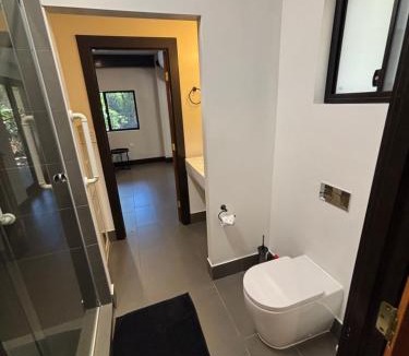 Everton Hills Apartment | 24 Elizabeth