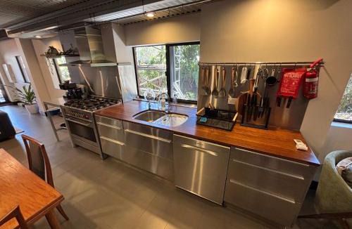 Everton Hills Apartment | 24 Elizabeth