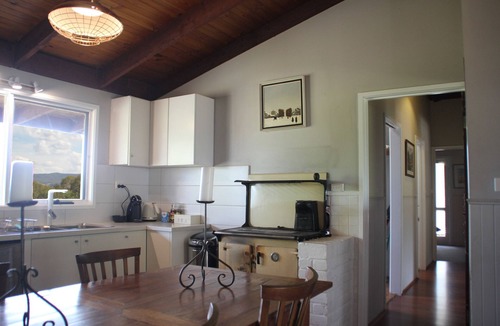 Yackandandah House | 25 acre private farm house less than 3km to Yackandandah township