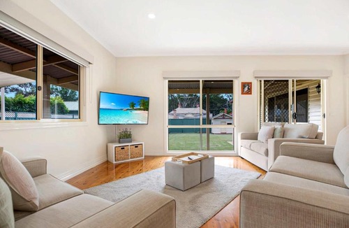 Echuca House | 26 Dickson St - character home in the heart of Echuca