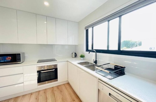 Coopers Plains House | 262Troughton