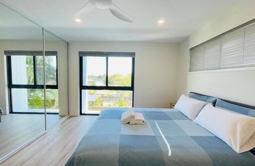 Coopers Plains House | 262Troughton