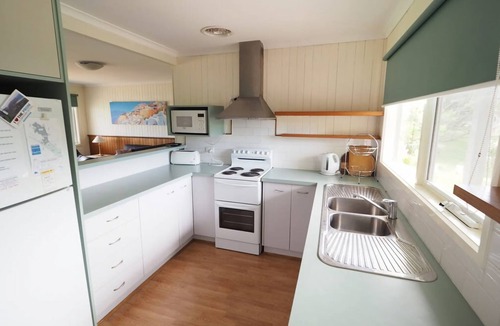 Sandy Point House | 27 Beach Parade Sandy Point Stay 3 Pay 2 Winter Special