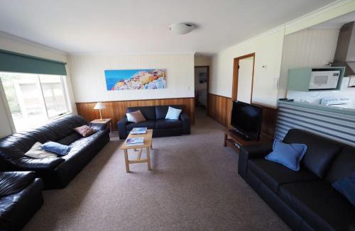 Sandy Point House | 27 Beach Parade Sandy Point Stay 3 Pay 2 Winter Special