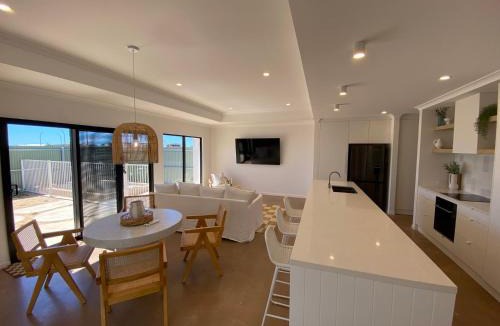 Exmouth House | 27 Bluefin Cove
