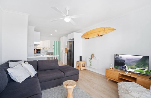 Mermaid Beach Apartment | 2B Alfred St Apt, Walk to Beach!