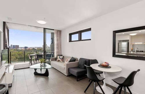 Kelvin Grove Apartment | 2B Golf Parkside Panoramic CityView/TopFloor/FreeP