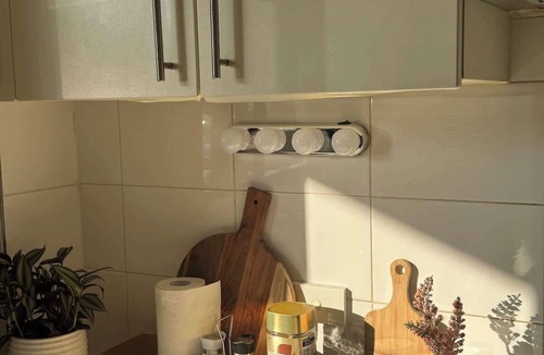 Springvale South Apartment | 2B2B Parkside Retreat w Bathtub, Work and Relax