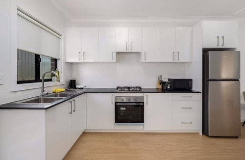 Koonawarra Cabin | 2BDR Granny Flat For Family Retreat