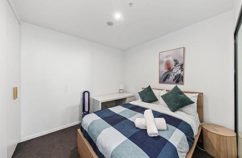 Reid Apartment | 2BR-1BR-1Car- CBD Pool Central