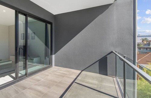 Macgregor Apartment | 2BR Apartment w/Balcony Easy Access to Everywhere