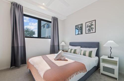 Macgregor Apartment | 2BR Apartment with Balcony Easy Access to Everywhere