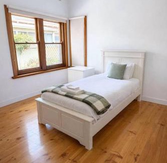 Largs North Apartment | 2BR Beachfront Escape in Largs North