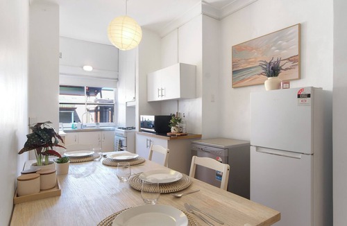 Bondi Apartment | 2BR Bondi Paradise | Minutes to Beach & Shops