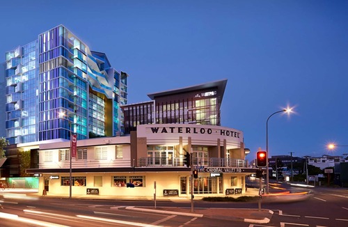 Newstead Apartment | 2BR Food Drink Hub Pool 2 Cars Gym Rooftop