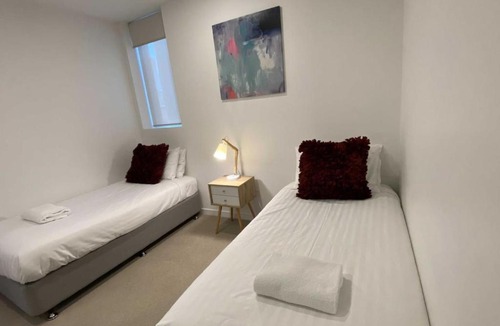Phillip Apartment | 2BR Light Filled and Cosy Apartment - Hosted by CanStay