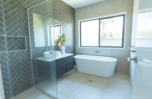 Buderim House | 2BR Suite with Lounge, Bath & Workstation