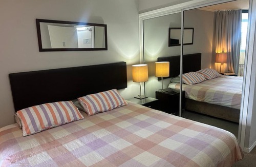 South Brisbane Apartment | 2brm apartment with beautiful view in a great location Free Parking