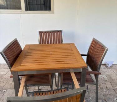 Cloverdale House | 2x1 granny flat close to Perth Airport