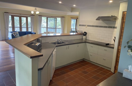 Mount Martha House | 3/4 acre Beach House, walk to beach & Mt Martha hamlet on Estuary boardwalk