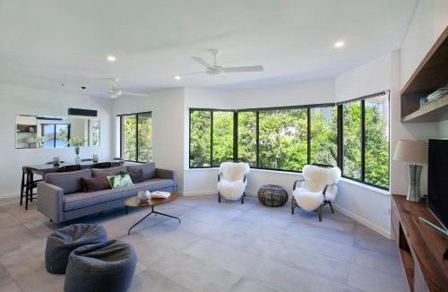 Noosaville Apartment | 3 Aarons Villa
