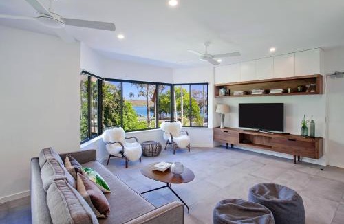 Noosaville Apartment | 3 Aarons Villa