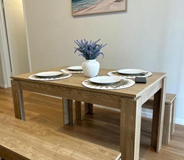 Penrith Apartment | 3 BD Penthouse with Private Balcony in Penrith