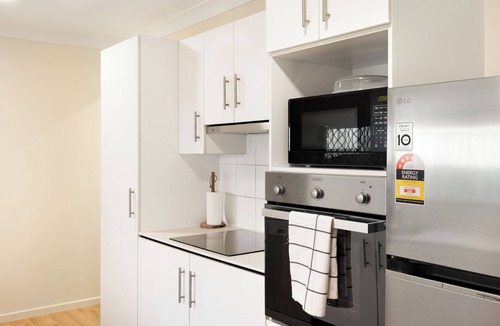 Acacia Ridge Apartment | 3 Bdr apt! Aircon! Espresso! Restaurants! 12BS3