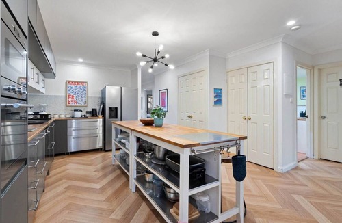 Watson Apartment | 3-Bed Apartment in Holiday Style Resort with Pool