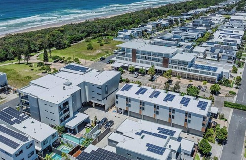 Kingscliff House | 3-Bed Beach Retreat · Pool · 1 min walk to sand
