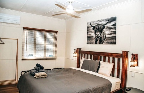 Blackbutt North House | 3 bed cottage nestled at centre of 21 acres