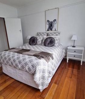 Montello Apartment | 3 bedroom Art Deco home with modern features