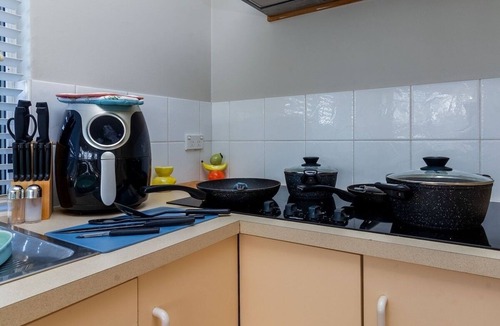 Urangan Apartment | 3 Bedroom Coastal Comfort Urangan Apartment