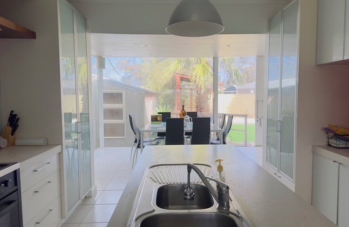 Werribee Villa | 3 Bedroom cozy villa in Werribee near Werribee CBD and other amenities