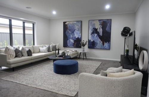 Shepparton House | 3-Bedroom Home Flexible Beds North Shepparton