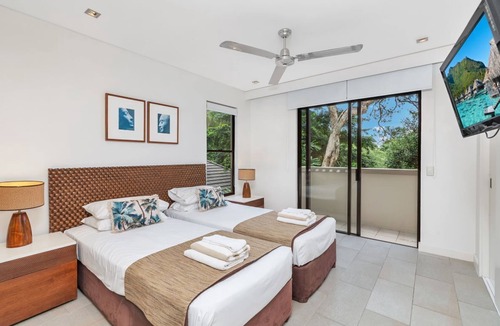 Palm Cove Apartment | 3 Bedroom Temple Apartment Palm Cove in the beachfront resort