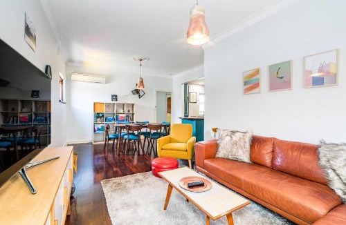 Coolbinia Apartment | 3 Funky &Cool Family Coolbinia 2BR for 4