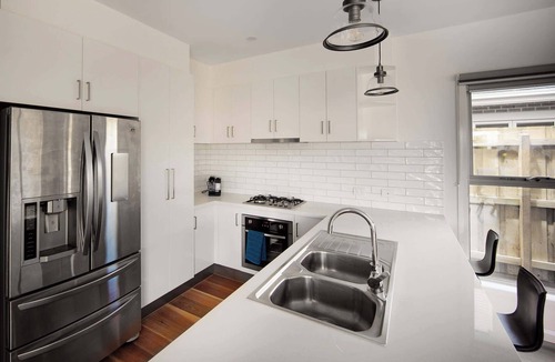 Capel Sound Condo | 3-min Walk to Beach, Hot Spring, Winery Retreat