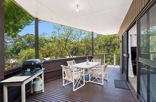 Valla Beach House | 3 MINUTE WALK TO BEACH from 'Ocean Whisper Retreat'