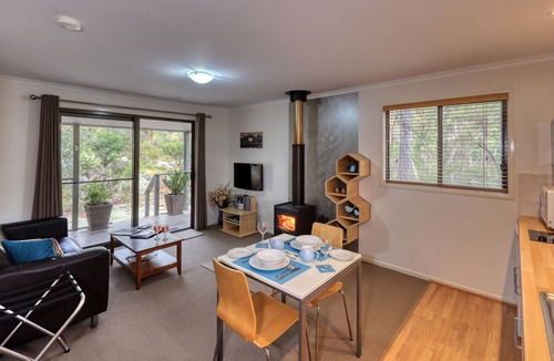 Stanthorpe Cottage | 31 The Rocks