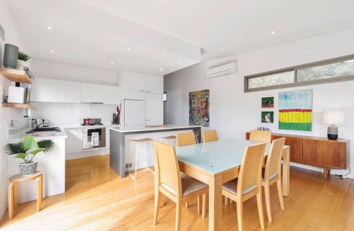 McCrae Apartment | 32 Arthurs ave · The Eagles Nest!