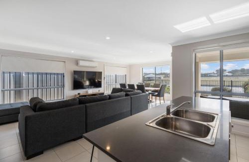 Nangkita House | 32 Blanche Pde Hindmarsh Island - No Linen Included