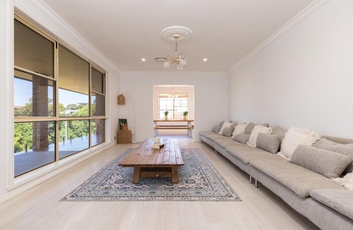 Forster House | 32 Daphne Street