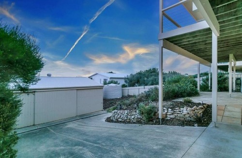 Goolwa Beach House | 35 Hazel St - Pet Friendly, outside only - Luxury